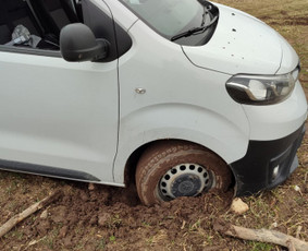 Pagalba užklimpus automobiliui - Techninė pagalva kelyje visa para - 2