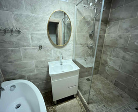 Laminato klojimas - Plytelių klijavimas, laminato klojimas - 1