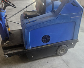 Įvairios technikos nuoma - Šluota Dulkių siurblys Nilfisk Sluotos Nuoma - 2