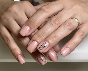 Grožio paslaugos - Manikiūras, pedikiūras, makiažas, antakiai Žirmūnuose - 1