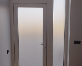 Plėvelės klijavimas - Langų tamsinimas Vilniuje. Plėvelė langams. Konsultavimas. - 2