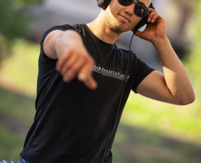 Dj Harke ir renginių vedėja Roberta Stancikaitė / haroldas janulis / Darbų pavyzdys ID 4155356