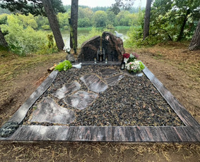 Kapo tvorelės - Paminklai, meniški antkapiai, granito plokštės - 3