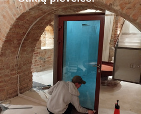 Vitražinė plėvelė.
Interjero sprendimai.
