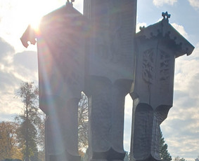 Paminklo, tvorelių atnaujinimas - Prižiūriu kapus laistau, sodinu gėles, raviu ir t. - 4