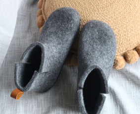 Kiti įvairūs kursai - Šlepečių vėlimo kursai (grupė/indiv.pamoka)/ Veltos šlepetės - 3