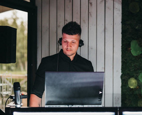 Privati sodyba su pirtimi, kubilu ir ežero pakrante / Leo Complex / Darbų pavyzdys ID 4175947