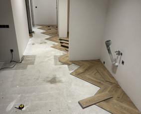 Laminato, vinilo (click sistema) klojimas, išlyginamasis / DASS grindų sprendimai / Darbų pavyzdys ID 4180535