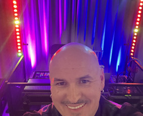 Renginių vedėjai - Vedėjas ir Dj viename, su aparatūra - kaina 600€. - 1