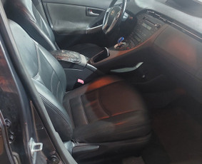 Nuomos paslaugos - Nuomuojamas Toyota Prius 3 - 4