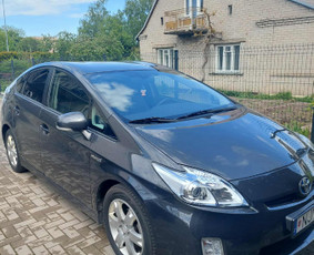 Nuomos paslaugos - Nuomuojamas Toyota Prius 3 - 2