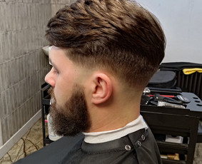 Kirpyklos, kirpėjai, stilistai - Vyrų, vaikų kirpimas. - 1