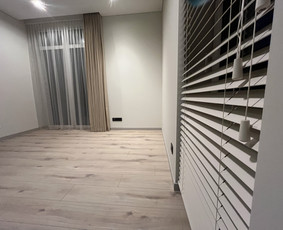 Užuolaidos medinės žaliuzės – jūsų erdvei ir asmenybei / Pug Textile / Darbų pavyzdys ID 4190509