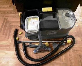 Įvairios technikos nuoma - Karcher Puzzi 10/1 plaunantis siurblys naudojimui - 2