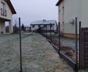 Tvoros, vartai, montavimas - Montuojam segmentines ir metaliniu tvoralenčių tvoras - 3