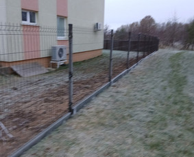 Tvoros, vartai, montavimas - Montuojam segmentines ir metaliniu tvoralenčių tvoras - 2