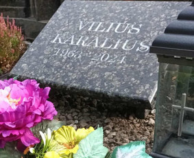 Paminklai kapams, antkapiai - Kapų dengimas plokštėmis, paminklai, raidžių kalimas - 4