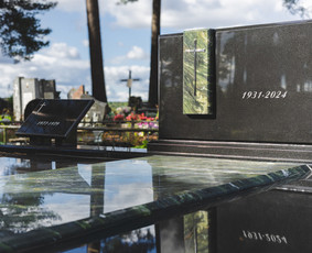 Akmens graviravimas - Kapų dengimas plok&scaron;tėmis, paminklai, raidžių kalimas - 3