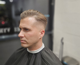 Kirpyklos, kirpėjai, stilistai - Barber- Vyrų kirpėjas - 1