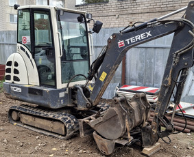 Tranšėjų kasimas - Žemės kasimas, lyginimas. Pastatų griovimas. Ekskavatoriai. - 2