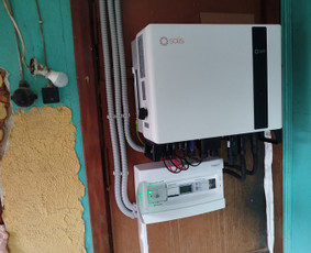 Saulės elektrinių, kaupiklių bei pakrovimo stotelės / Darek Levko / Darbų pavyzdys ID 4204337