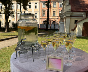 Renginiai, &scaron;ventės - &Scaron;ampano staliukas jūsų meilės &scaron;ventei - 2