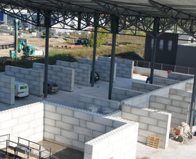 Statybos darbai - Laikinų pertvarų, sienų montavimas i&scaron; betono blokų - 1