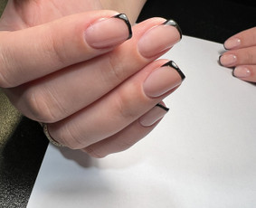 Prancūzi&scaron;ki manikiūrai - Manikiūras , pedikiūras, antakių korekcija ir dažymas - 1