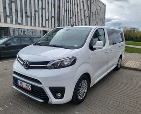 Keleiviniai mikroautobusai - Toyota Proace Verso extra long Nuoma - 2