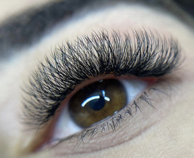 Vizažistės - Makiažas, &scaron;ukuosenos, blakstienos, antakių procedūros - 1