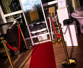 Raudono kilimo nuoma - Fotoveidrodžio nuoma jūsų &scaron;ventėms - 1