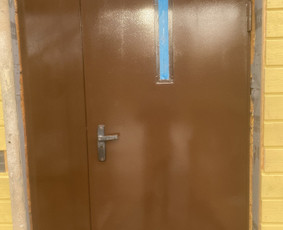 Duru langu paruosimas dazymas / Marius / Darbų pavyzdys ID 4220321