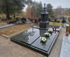 Paminklai kapams, antkapiai - Paminklai, paminklų gamyba, kapų tvarkymas, plok&scaron;tės kapams - 1