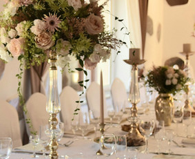 Stalo dekoras, dekoravimas - &Scaron;venčių dekoravimas ,dekoracijų nuoma,&scaron;ampano staliukas - 4