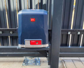 Kelio užtvarai, montavimas - Tvorų, kiemo ir garažo vartų montavimas / remontas ir kt. - 2