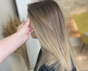 Kirpyklos, kirpėjai, stilistai - Kirpėjos paslaugos &Scaron;iauliuose - 1