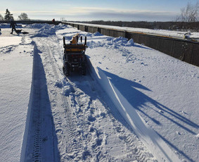 Mechanizuotas sniego valymas - Sniego valymas nuo stogo, sniego kasimas kieme - 2