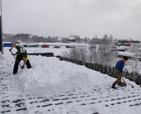 Aplinka, sodas - Sniego valymas nuo stogų Vilniuje - 2