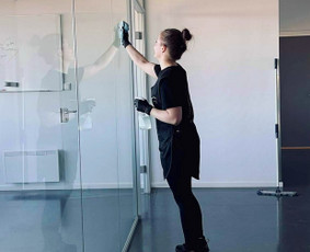 Buitinės paslaugos - Profesionalios valymo paslaugos &ndash; patirtis nuo 2013 m. - 1