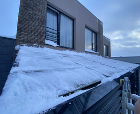 Sniego valymas nuo stogų - Sniego kasimas nuo stogų Žemaitijoje - 1
