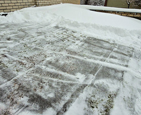 Sniego valymas nuo stogų - Auk&scaron;talipių paslaugos. Sniego valymas nuo plok&scaron;čių stogų. - 1