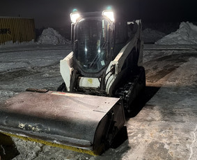 Sniego valymas - Bobcat nuoma, sniego valymas, &scaron;luota, &scaron;akės 24/7 - 2