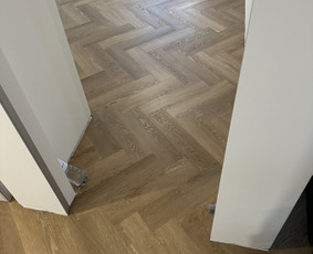 Laminato, vinilo (click sistema) klojimas, išlyginamasis / DASS grindų sprendimai / Darbų pavyzdys ID 4242058