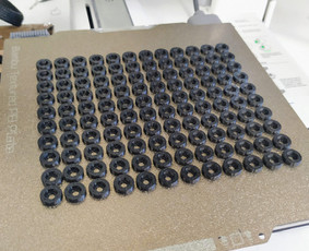 Plastikinių pagamintu poveržlių pakuotė PETG plastiko.
Galimi ir ABS/ASA plastikai