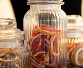 Mobilus kokteilių baras vakarėlyje - Mobilus kokteilių baras. Pasitikimo staliukas. &Scaron;ampano piram - 4