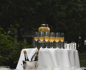 Maistas, konditerija - Mobilus kokteilių baras. Pasitikimo staliukas. &Scaron;ampano piram - 4