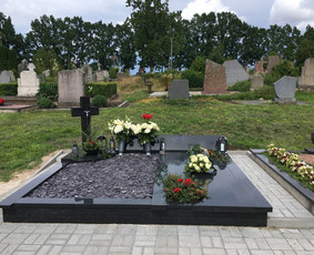 Paminklai kapams, antkapiai - Paminklai, Dengimas granito plok&scaron;tėmis Marijampolė - 1