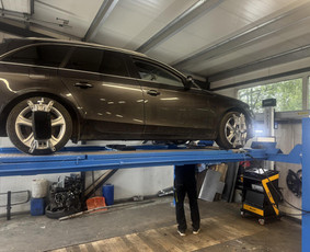 Kėbulo remontas - 3D ratu geometrija elektros darbai varikliu remont - 3