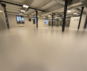 Epoksidinės grindys, liejimas - Epoksidines besiūles gindys - 1