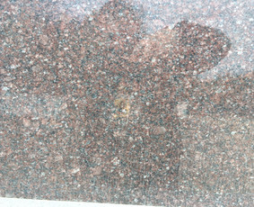 Granito plok&scaron;tės kapams, dengimas - Paminklai, Dengimas granito plok&scaron;tėmis Marijampolė - 3